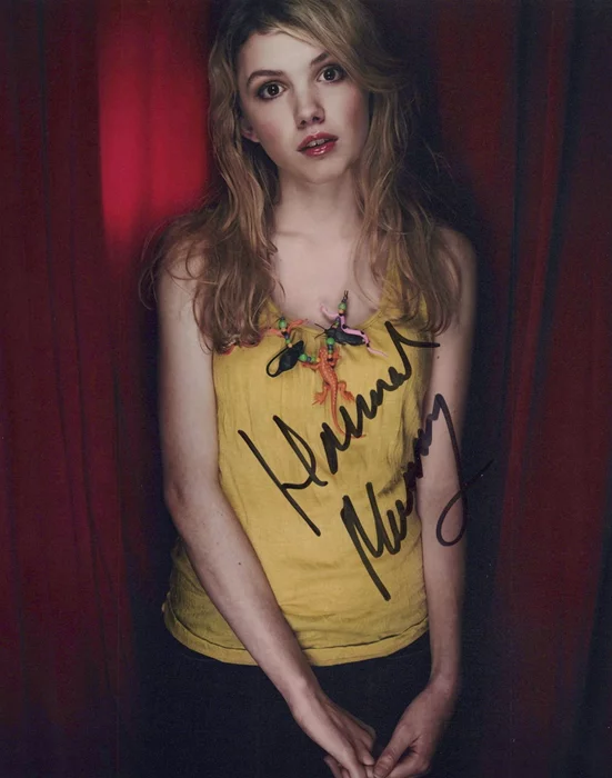 Hannah Murray autograph