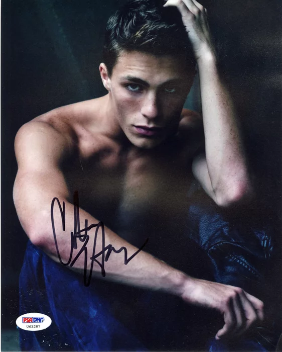 Colton Haynes autograph