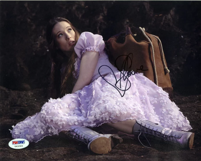 Sophie Lowe autograph