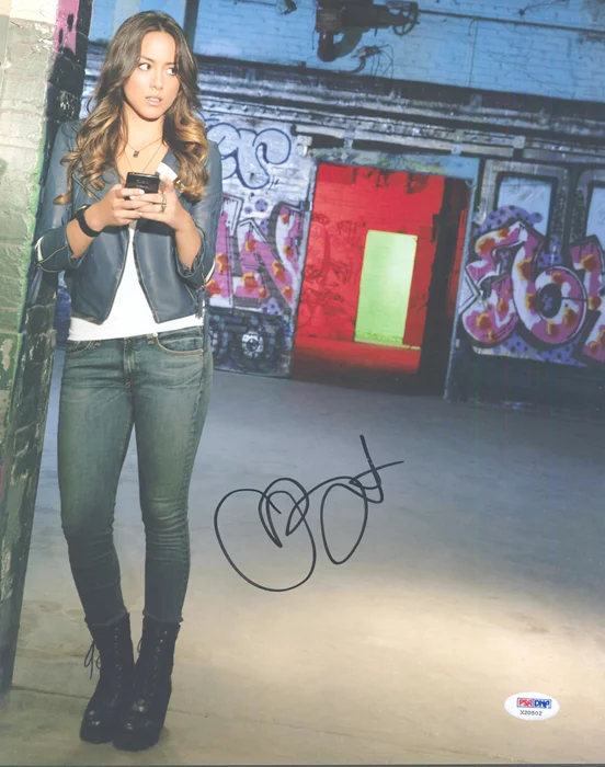 Chloe Bennet autograph