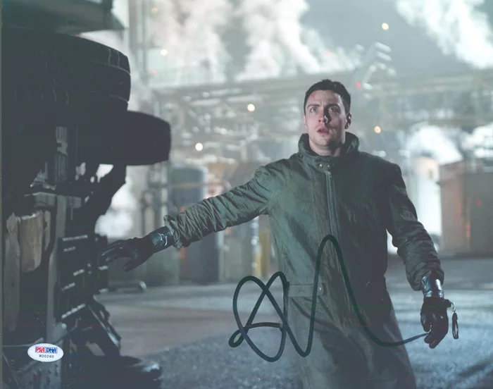 Aaron Taylor-Johnson autograph