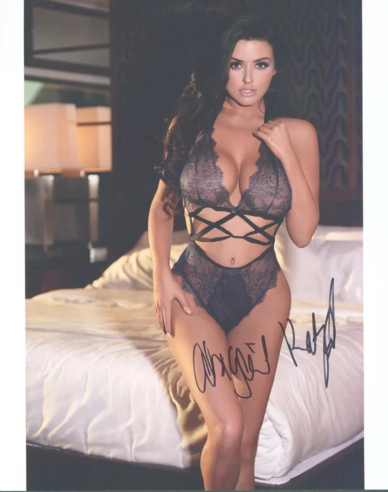 Abigail Ratchford autograph