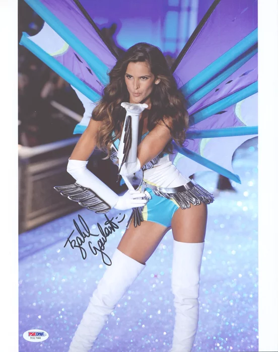 Izabel Goulart autograph