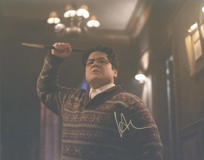 Harvey Guillen autograph