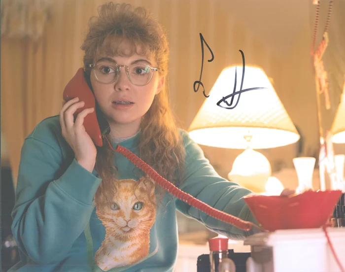 Sammi Hanratty autograph