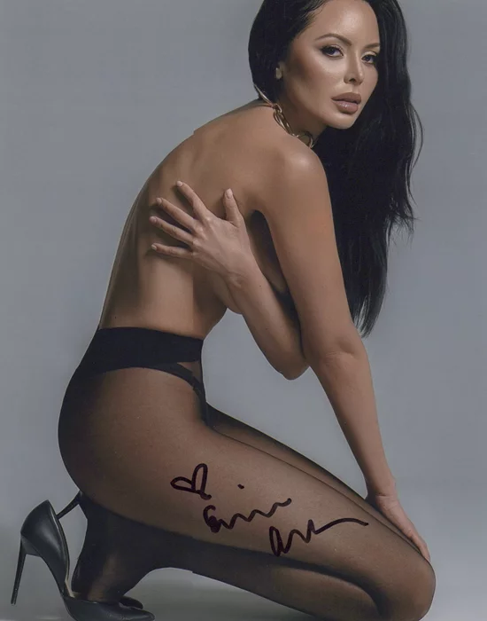 Emelina Adams autograph