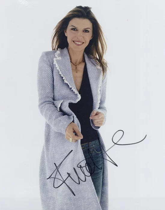 Finola Hughes autograph