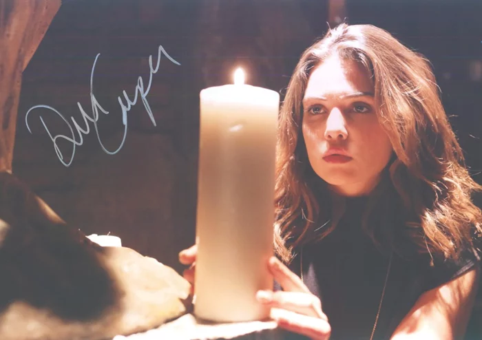 Danielle  Campbell autograph