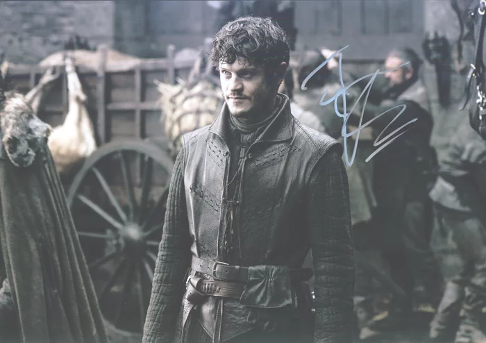 Iwan Rheon autograph