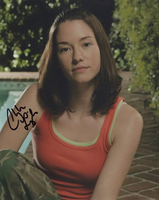 Chyler Leigh autograph