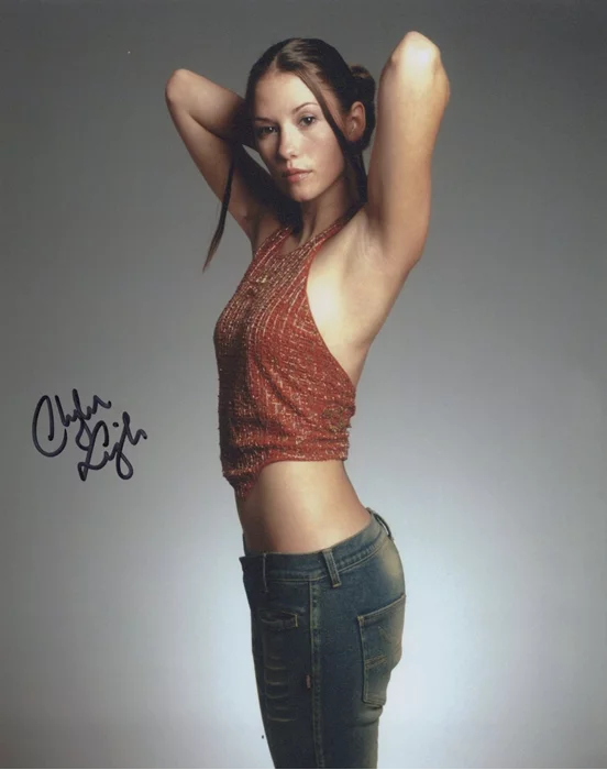 Chyler Leigh autograph