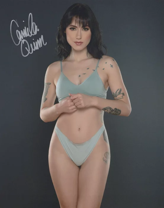 Camila Quinn autograph