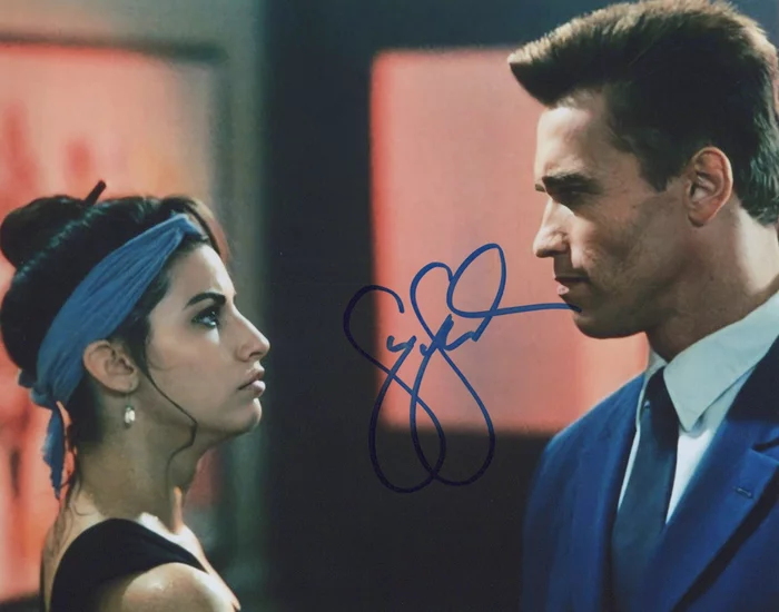 Gina Gershon autograph