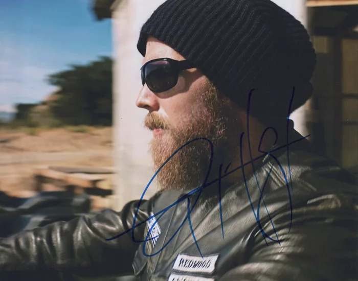 Ryan Hurst autograph