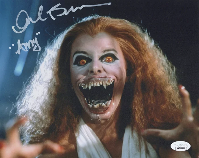 Amanda Bearse autograph