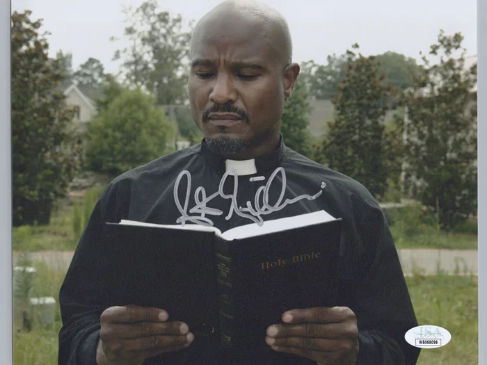 Seth Gilliam autograph