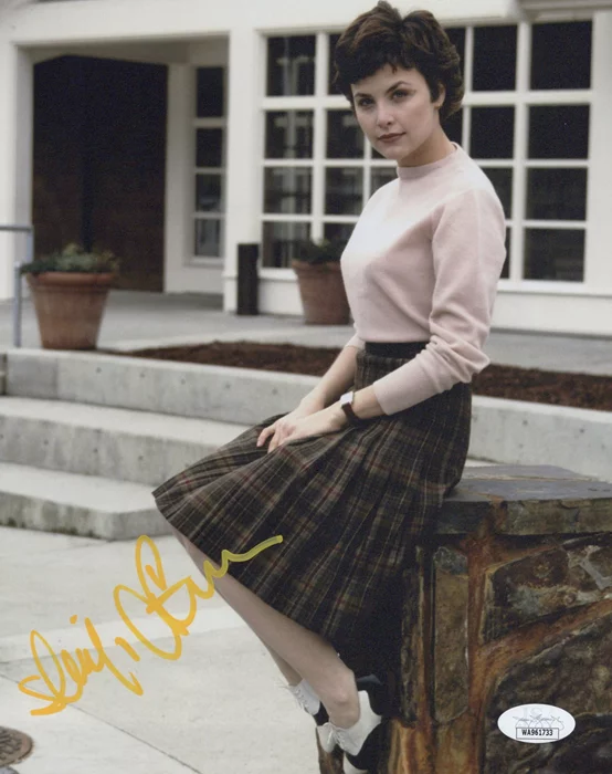 Sherilynn Fenn autograph