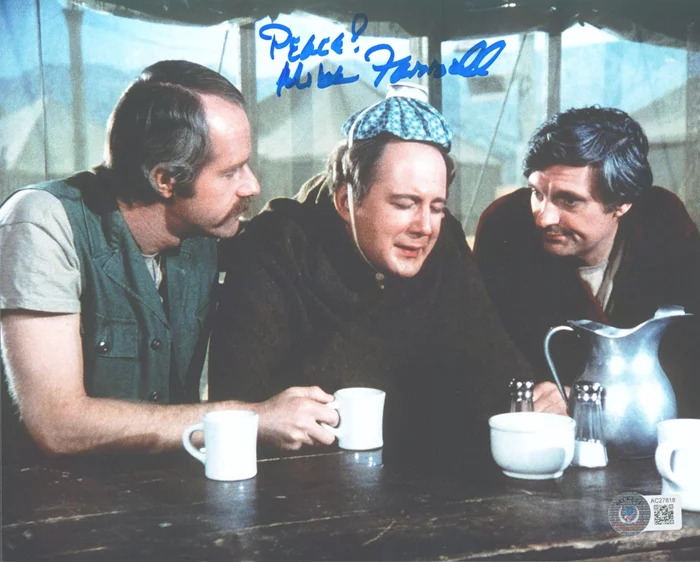 Mike Farrell autograph