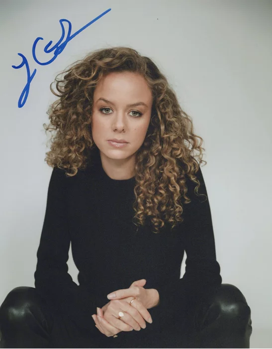 Laura Chinn autograph