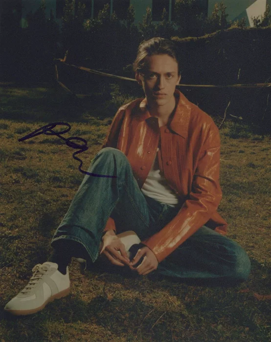 Percy Hynes White autograph