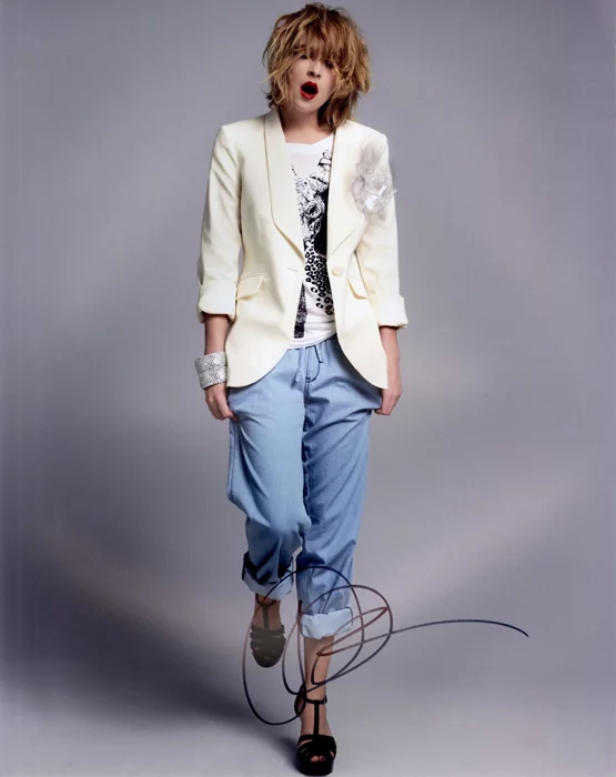 Dakota Johnson autograph