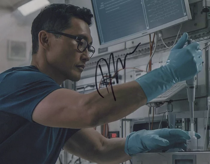 Daniel Dae Kim autograph