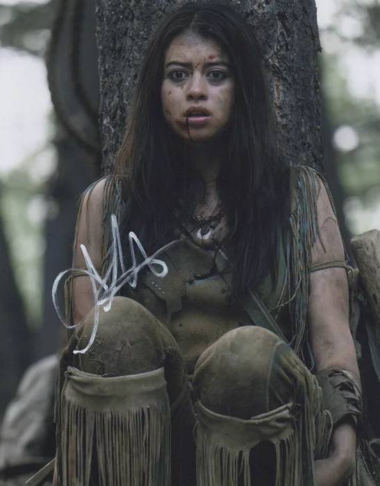 Amber Midthunder autograph