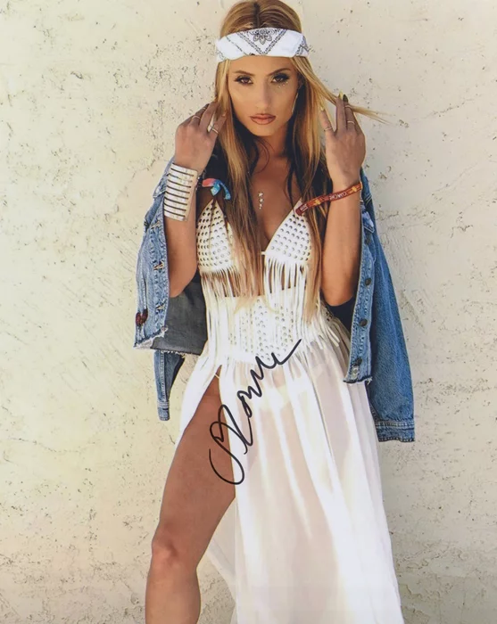 Montana Tucker autograph