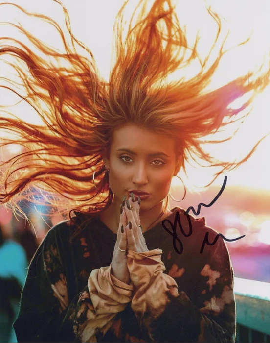 Montana Tucker autograph