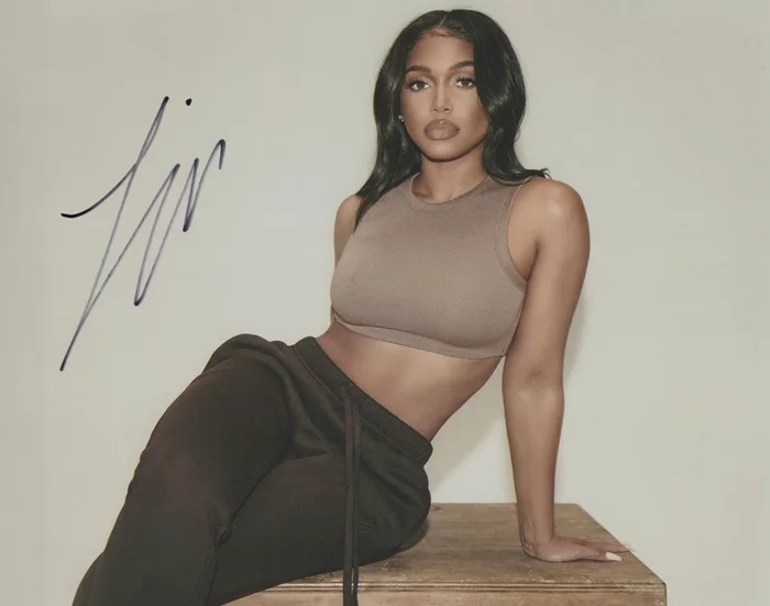 Lori Harvey autograph