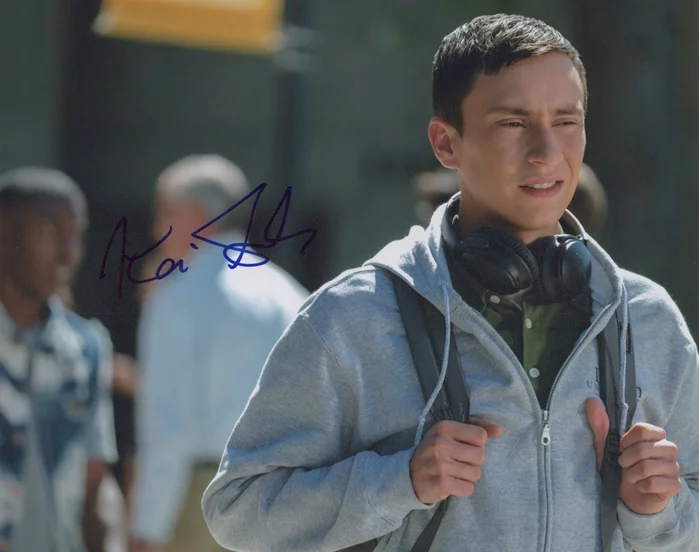 Keir Gilchrist autograph