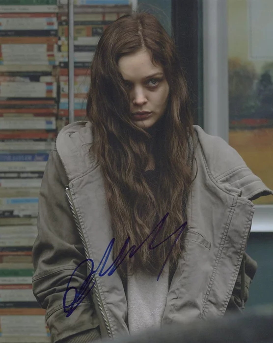 Bella Heathcote autograph