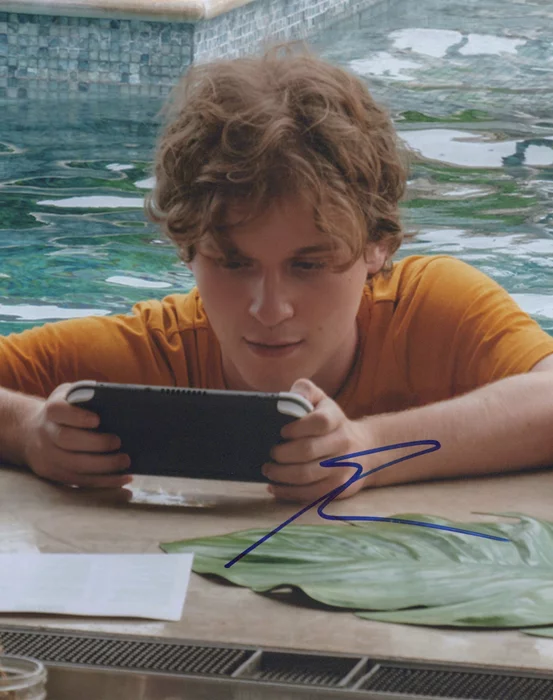 Fred Hechinger autograph