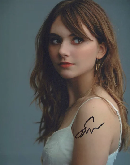 Emilia Jones autograph