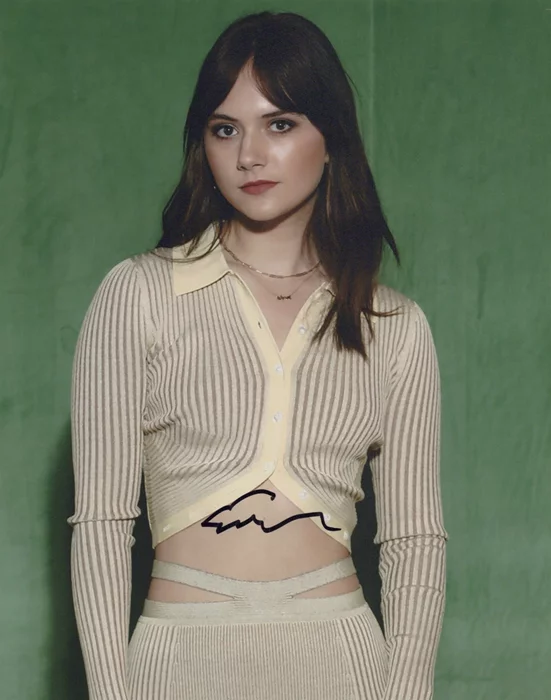 Emilia Jones autograph