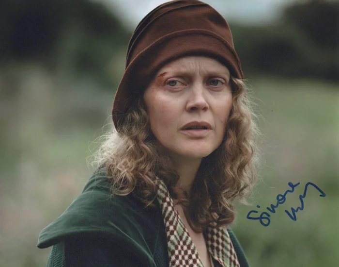 Simone Kirby autograph