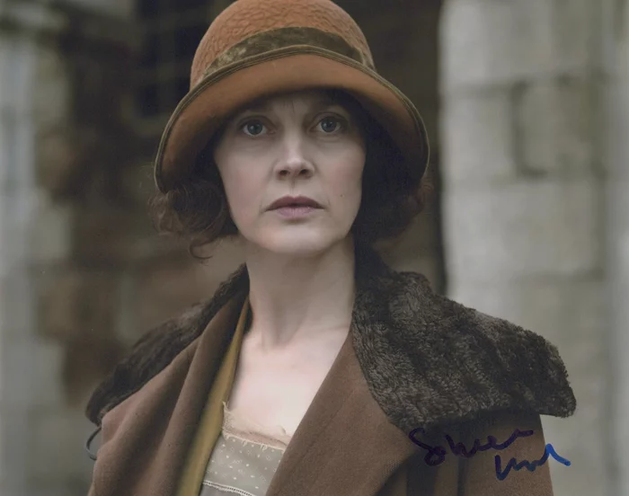 Simone Kirby autograph