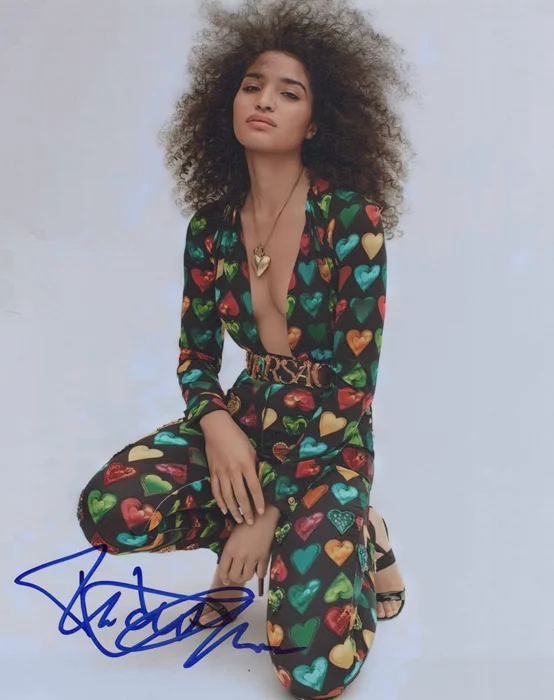 Indya Moore autograph