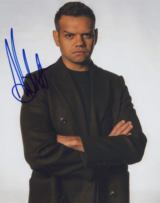 Meyne Wyatt autograph