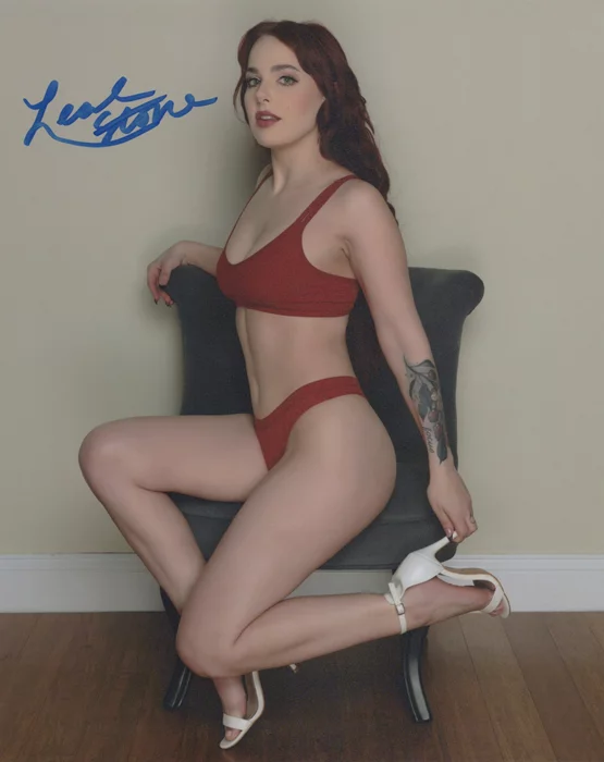 Leah Stone autograph
