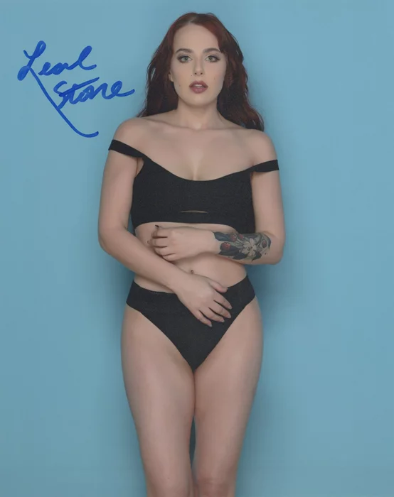 Leah Stone autograph