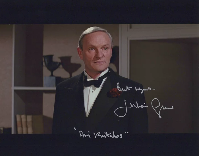 Julian Glover autograph