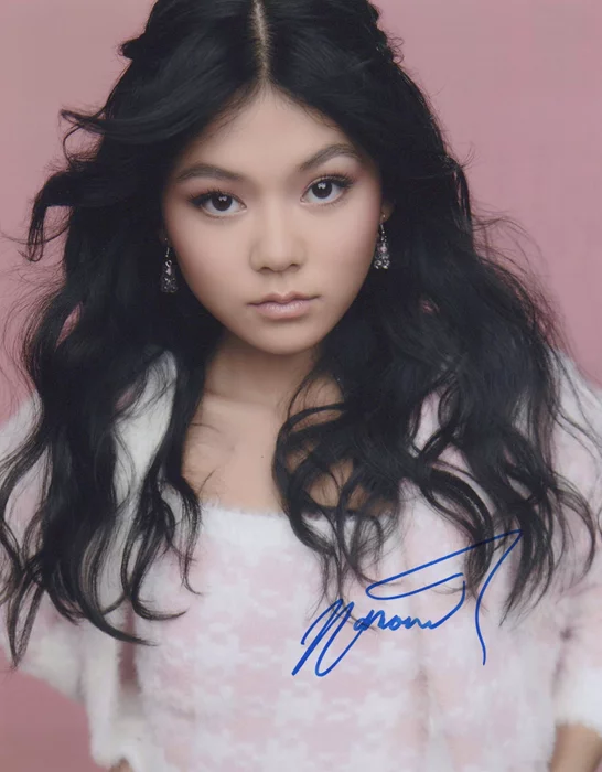Momona Tamada autograph