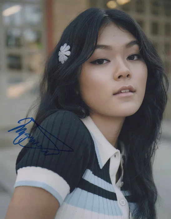 Momona Tamada autograph