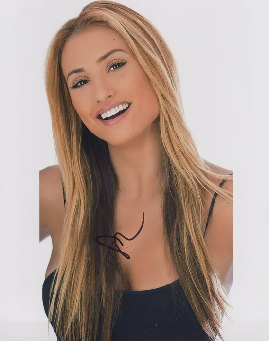 Montana Tucker autograph