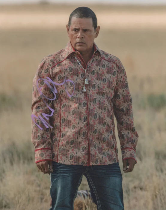 Raymond Cruz autograph