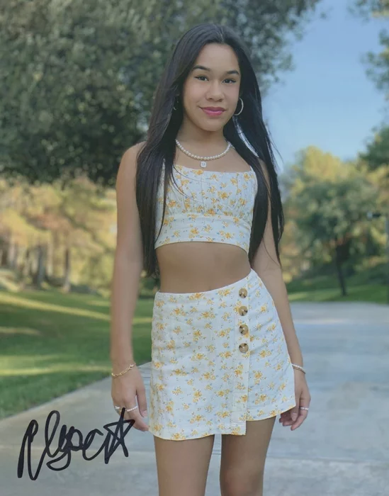 Alysa Gutierrez-Sierra autograph