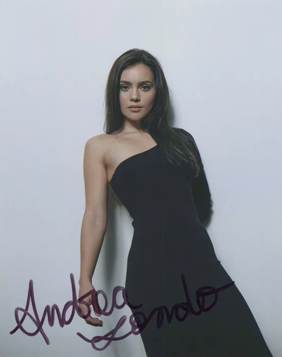 Andrea Londo autograph