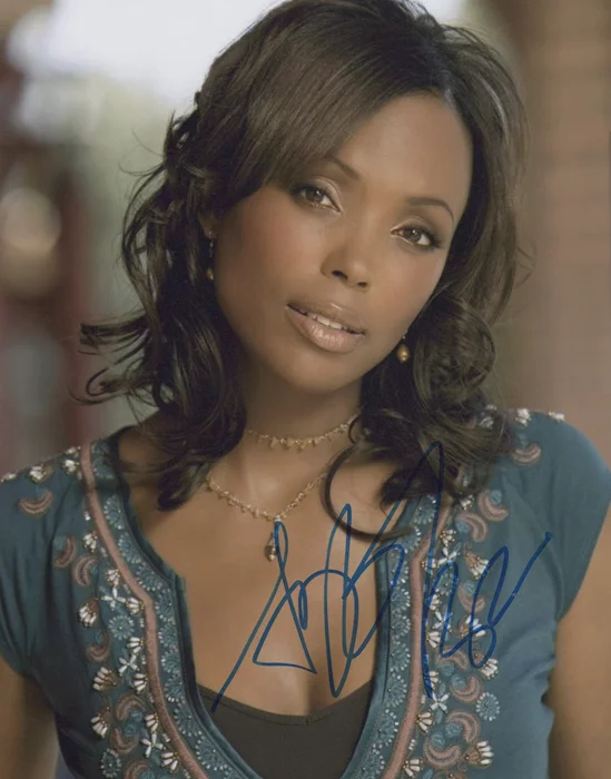 Aisha Tyler autograph
