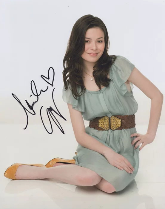 Miranda Cosgrove autograph